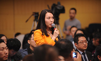 《紫光阁》杂志记者提问