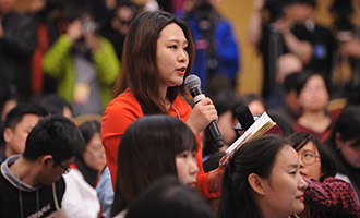 法制晚报记者提问