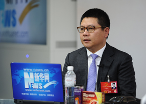 王均金回答主持人提问