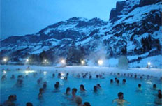 瑞士洛伊克巴德　雪山环抱中的融融暖意