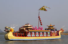 会船节花船表演