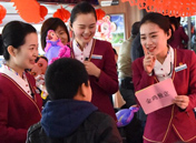 高铁上猜灯谜 喜迎元宵佳节