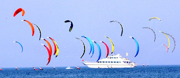 第八屆中國濰坊濱海國際風箏衝浪邀請賽舉辦