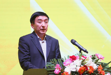 国家旅游局原党组成员、副局长吴文学致辞