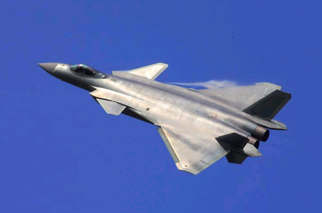 歼-20战机首次公开亮相