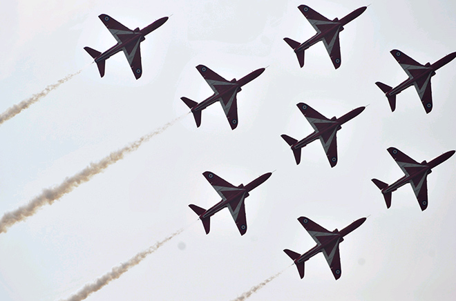 英国皇家空军“红箭”飞行表演队携“鹰”表演