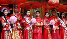 国际旅游小姐大赛获奖佳丽变身&ldquo;土家新娘&rdquo;