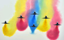 中国航展:把“中国创造”大写在蓝天上