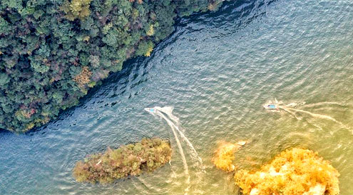 无人机飞阅张家界