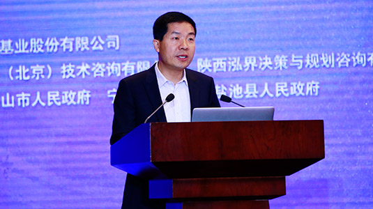 宁夏回族自治区盐池县县长戴培吉在对话环节发言