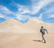 美丽的宾坦岛海水清澈 5处自然景观等你来