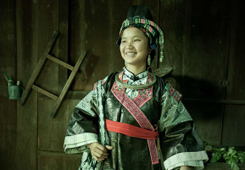 金奖作品：《苗家女》