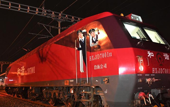 穿梭深夜的高铁&ldquo;排雷人&rdquo;