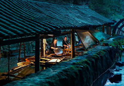 银奖作品：《石桥古法造纸》