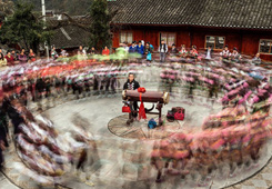 优秀作品：《欢乐进行时》