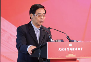 中国政策研究专家委员会副主任刘应杰发言
