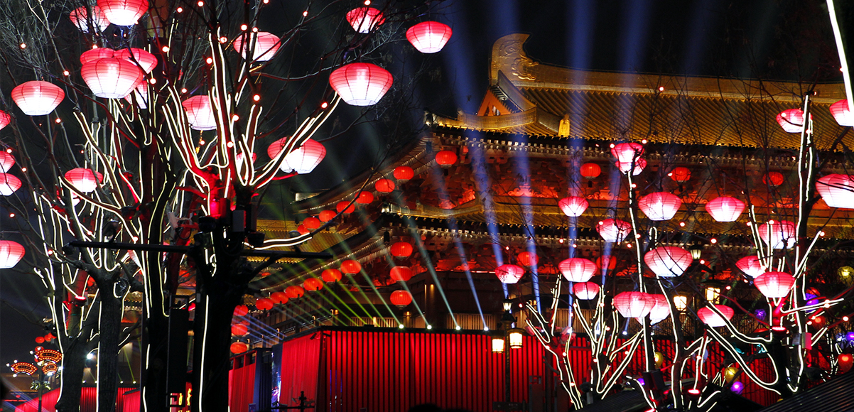 流光溢彩扮靓古城