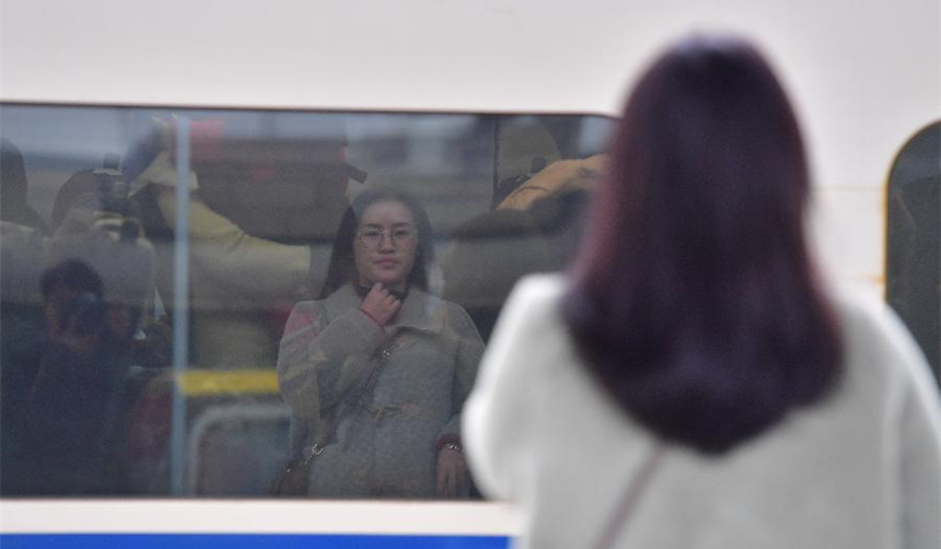 【新春走基层】苗山脱贫影像志&mdash;&mdash;千里回乡路