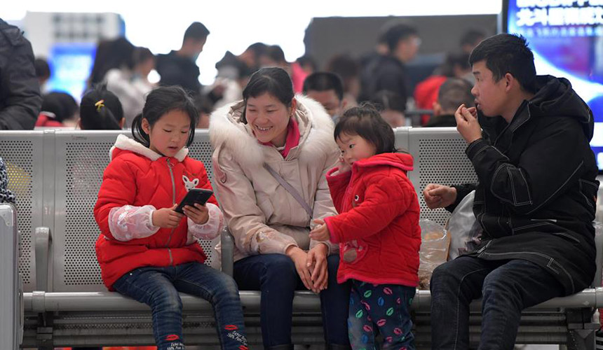 南铁迎来节前客流高峰