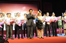 中华十大信义人物为上虞十大信义人物颁奖