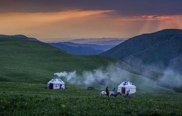 【“疫”後花開 邁向詩和遠方】距離北京最近的內蒙古大草原 輝騰錫勒黃花溝美景醉人