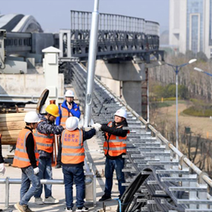 就地过年施工忙