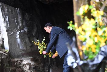 金刚台上&ldquo;金刚侠&rdquo;：舍女护战友 她却是十几个遗孤的&ldquo;妈妈&rdquo;