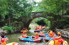 新昌七盘仙谷漂流