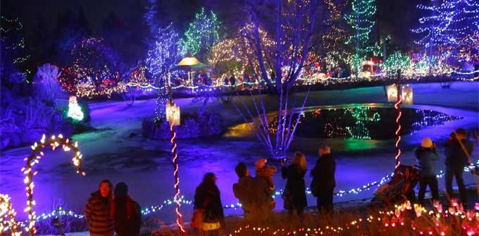 温哥华：彩灯迎圣诞