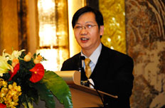 新华网董事会秘书杨庆兵致辞