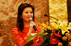 新华网旅游年度盛典直播现场主持人赵艳