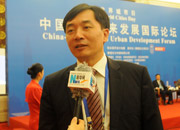 南京市人民政府副市长胡万进接受新华采访