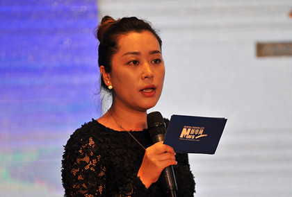 新华网产经中心汽车事业部总监梁懿做主旨演讲