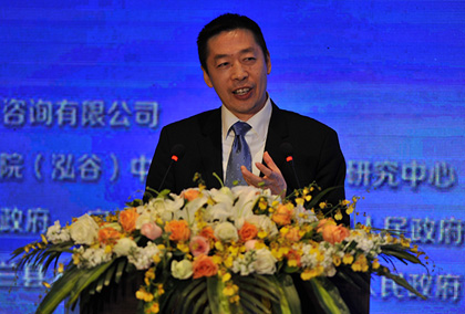 中国航空器材集团公司副总经理杨晓明作主旨演讲