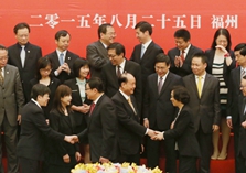 记者手记：克难前行的力量