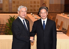 国台办主任张志军与夏立言举行工作会面