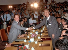 1993年“汪辜会谈”：开启两岸两会制度化协商