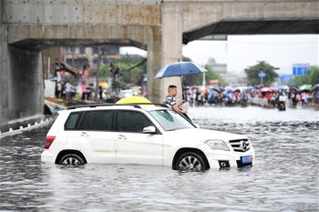 廣西柳州遭遇暴雨襲擊