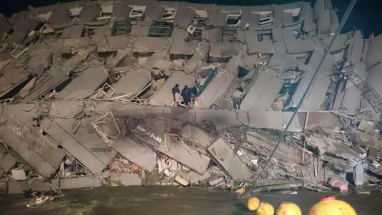 台湾高雄地震台南多处楼房倾倒 马英九抵应变中心