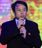 &ldquo;废墟上的临时支书&rdquo;唐正云:8名亲人在地震中去世，他顾不上悲痛，一心投入到抗震救灾工作中，期间还因劳累过度晕倒。在哀悼仪式上随防空警报响起，八尺男儿终于放声大哭。