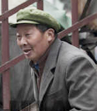 &ldquo;棒棒哥&rdquo;郑定祥：收入微薄的重庆&ldquo;棒棒&rdquo;，穿着单衣，挑着雇主丢失的两袋羽绒服，在大雪寒风中苦寻雇主五日，感动了亿万网民。