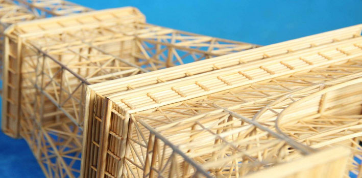 河南安阳：烤串竹签 搭出埃菲尔铁塔