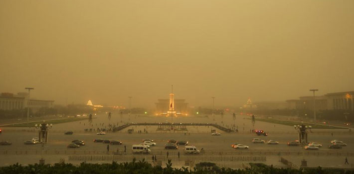 时隔13年 北京再次遭遇沙尘暴