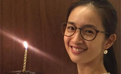 林依晨度过33岁生日 晒美照小露香肩甜笑