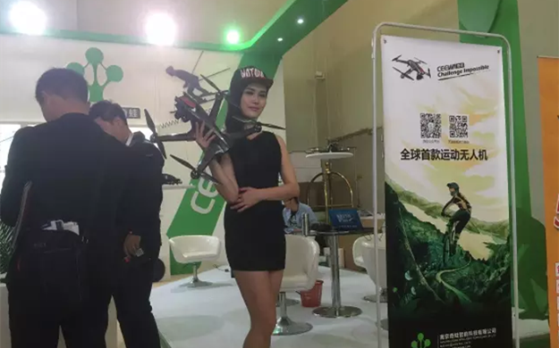 奇蛙放大招！CEEWA Sport S1引爆国际模型展