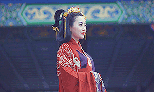 百部看四川：汉服的摩登时代