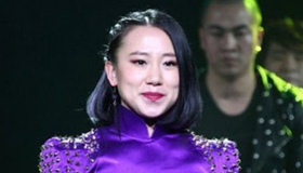 丫蛋现身成都决赛评委席