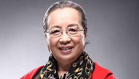 李明启现身重庆决赛评委席