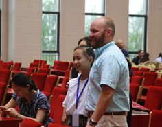 第二届中国"好学生"英语大赛全国总决赛评委与学生互动交流