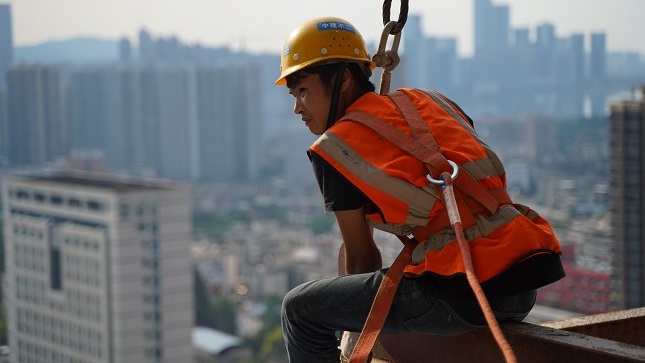 &ldquo;炎&rdquo;值&ldquo;爆表&rdquo;：高溫之下保障安全施工